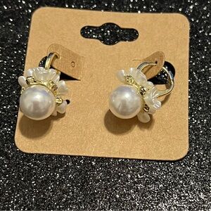 Women’s fashion jewelry. Trendy & Delicate Faux Pearl Flower Basket Hoops